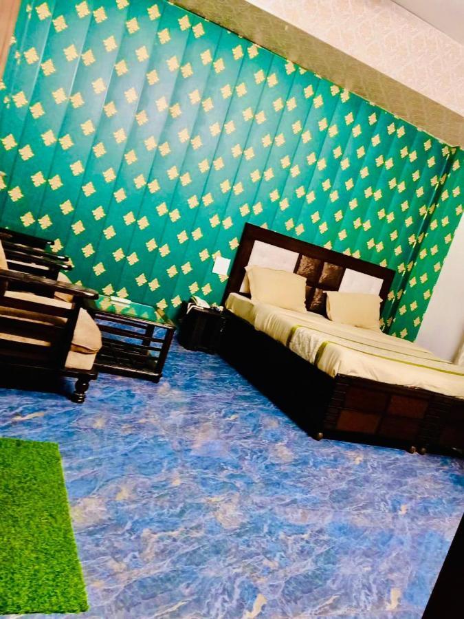 Shivjot Hotel Kharar Экстерьер фото