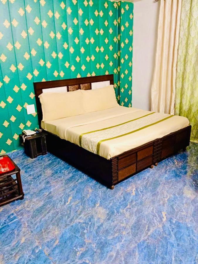 Shivjot Hotel Kharar Экстерьер фото