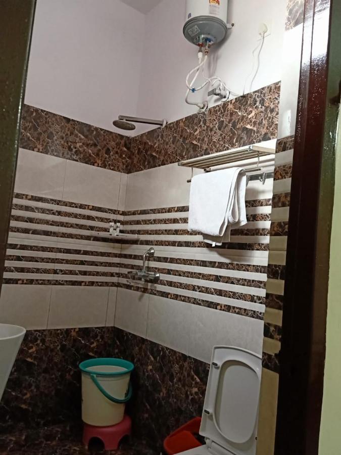 Shivjot Hotel Kharar Экстерьер фото