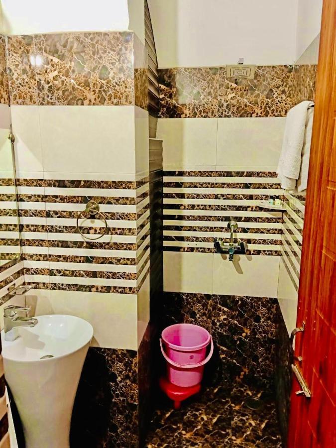 Shivjot Hotel Kharar Экстерьер фото