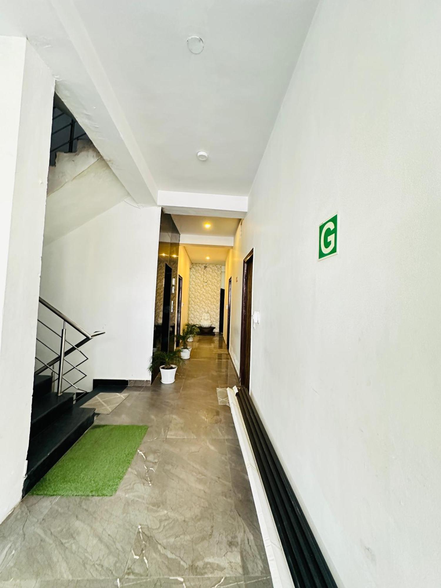 Shivjot Hotel Kharar Экстерьер фото